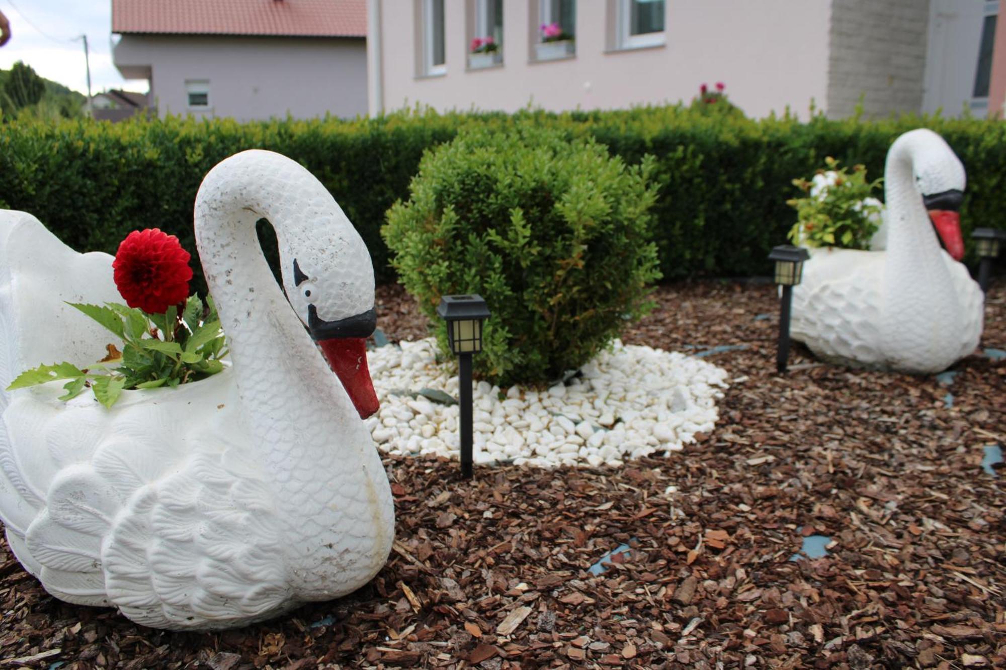 Apartman Swans Otocac Luaran gambar