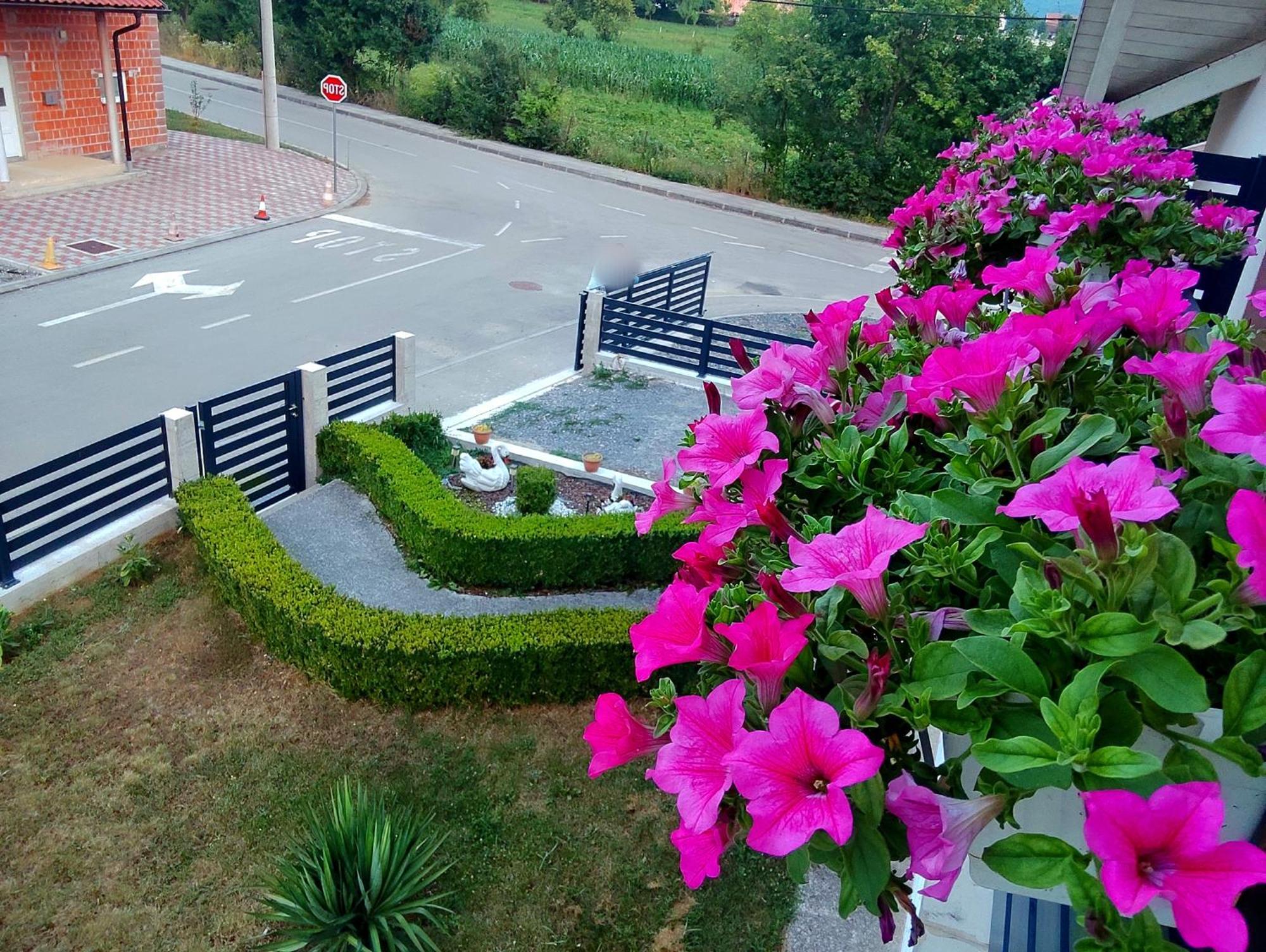 Apartman Swans Otocac Luaran gambar